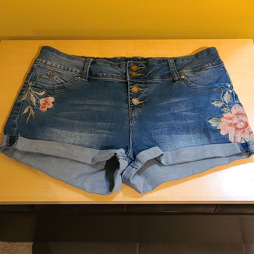 YMI - NWOT Denim Embroidered Jean Shorts